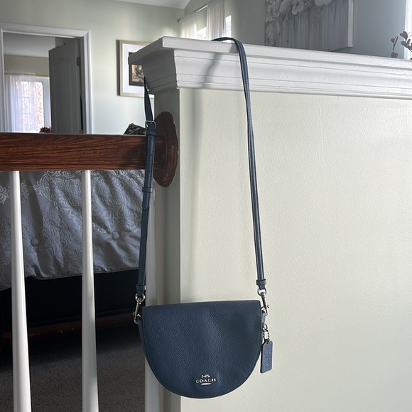 Authentic Coach Crossbody Bag - Picture 10 of 10